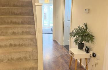 Family home close to Shrewsbury Town centre - Photo 3