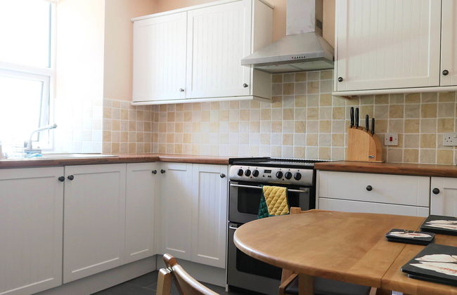 2 bedroom House in Isle with garden - Photo 5