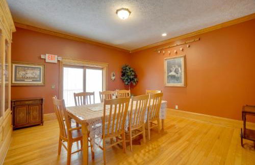 Spacious McArthur Home Private Hot Tub and Pond! - Photo 9