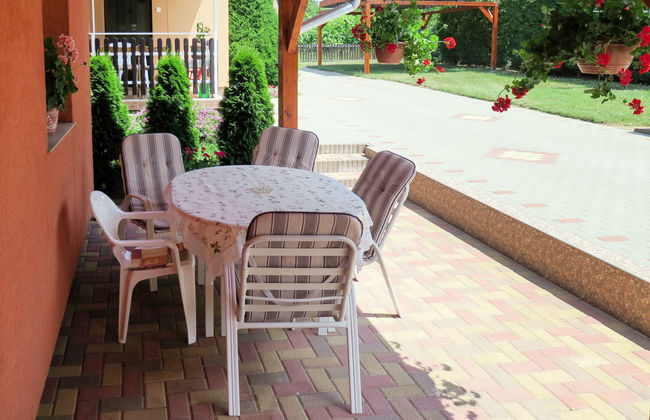 4 bedroom House in Balatonszárszó with private pool and garden - Photo 23