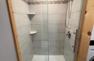 The Treehouse at 11 Gables - Center of Ludlow Village near Shopping and Restaurants - Foto 4