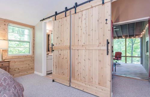 Secluded Oasis w Hot Tub, Screened-in Porch, WiFi! - Foto 14