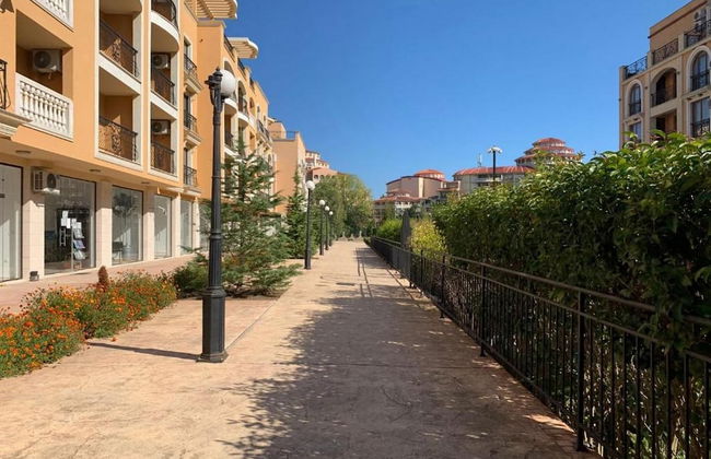 Menada Villa Astoria - Photo 16