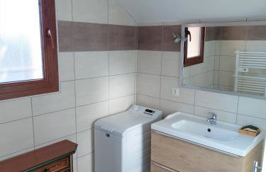 Le Pré Fleuri à Guillestre - Appartements neufs classés Meublés de Tourisme 3 étoiles- Climatisés- Parking privatif - Foto 62