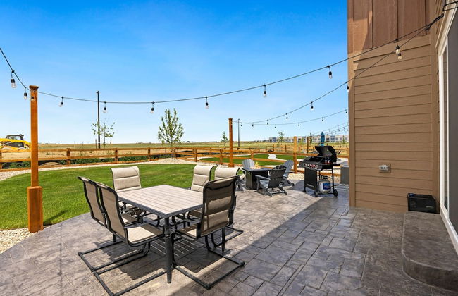 New Build W/ Great Backyard & Lake Access! - Foto 40