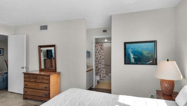 Tristan Towers Unit 8C - Foto 2, Habitación