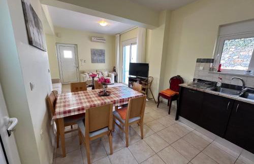 Breathtaking sea and Mountain views with Private pool, Peace full relaxing Villa with WiFi near Shops and Restaurants - Photo 24