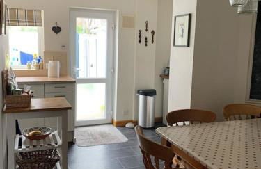 Seasalt Cottage - Modernised traditional cottage, Sleeps 5,short walk to beaches, town, amenities - Photo 9