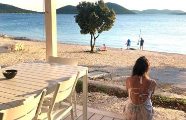 BUQEZ Eco Resort - beachfront 20 & House 42 - Foto 1