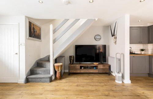 Stylish Modern 2 Bed with Parking - Pass the Keys - Foto 11