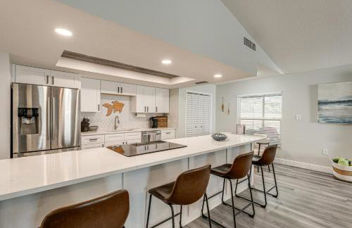 Modern Coastal Escape 1 Mi to Anclote River Park - Foto 9