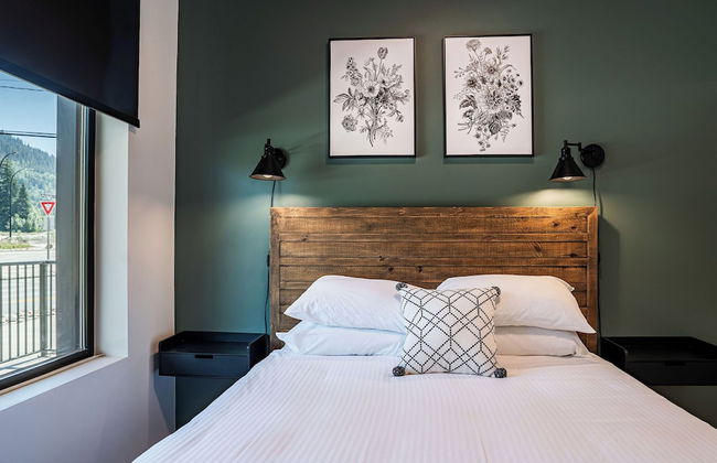 Rustic Retreat by Revelstoke Vacations - Photo 2