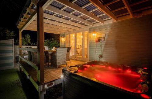 Den of Joy Humberston Fitties sleeps 6,hot tub,log burner - Foto 20