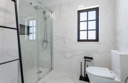 Stylish 3 BDR Retreat with Pool by LovelyStay - Foto 5