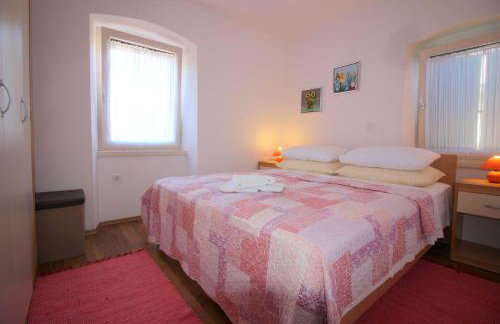 Authentisches Steinhaus mit Garten, Grill, Spielplatz, Trampolin - Foto 27