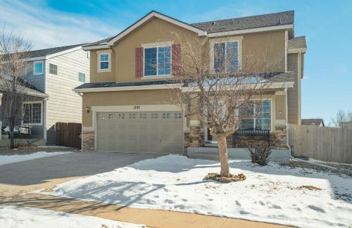 Silver Outpost Near Peterson SFB & Game Lounge - Foto 50