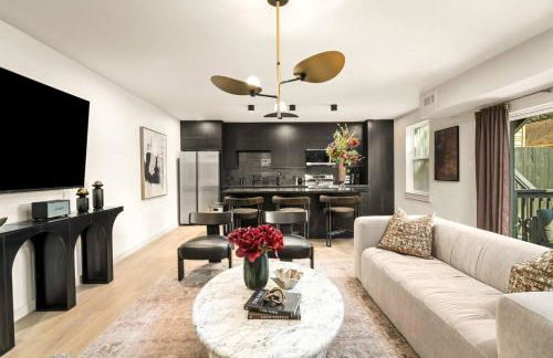 2Linkd Homes | 9BR•All Private Baths | Pool |Gated - Foto 2