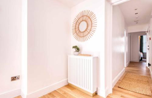 London Putney High St - hot tub, rooftop & cinema - Foto 17