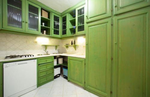 Steps from the Beach with views and big patio! - Photo 23