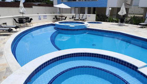Apto com ar-cond e piscina a 100m mar praia da Enseada - Foto 2