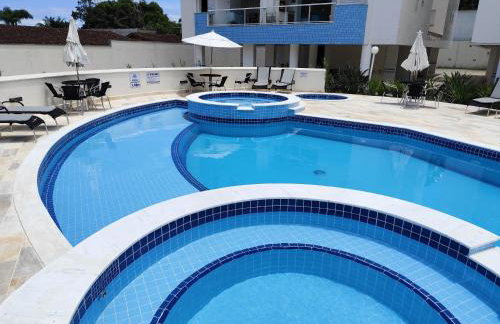 Apto com ar-cond e piscina a 100m mar praia da Enseada - Foto 2