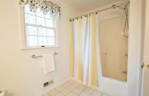 Home w outdoor spaces near Long Pond - Foto 20