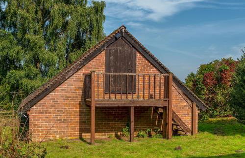 Charming 17th Cent Secluded Country Cottage Garden - Pass the Keys - Photo 40