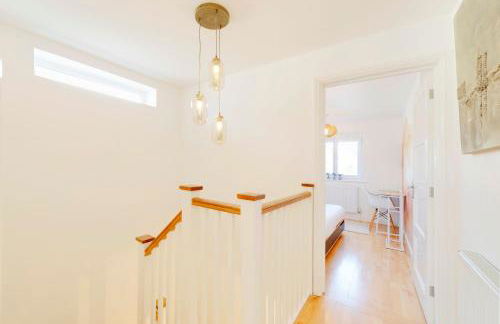 Pass the Keys Modern & Spacious 1 Bed Terrace with Free Parking - Foto 21
