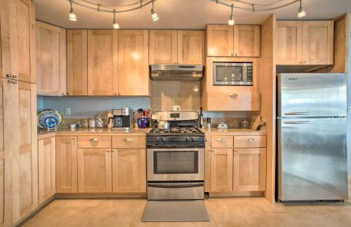 Remote Island Escape with Breathtaking Views - Photo 10