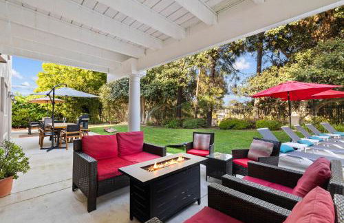 Oceanview Luxe Retreat with Rooftop - Foto 9