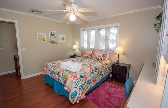 Spacious Ocean View Home w/ New Furniture, Huge Deck, & Wifi - Foto 8