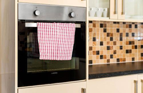 Stylish 3 Bedroom House - Garden - Pool Table - Parking 165M - Foto 30