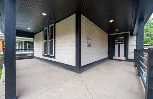 Near Downtown-2 En-Suites - Garage - Sleeps 9 - Foto 56