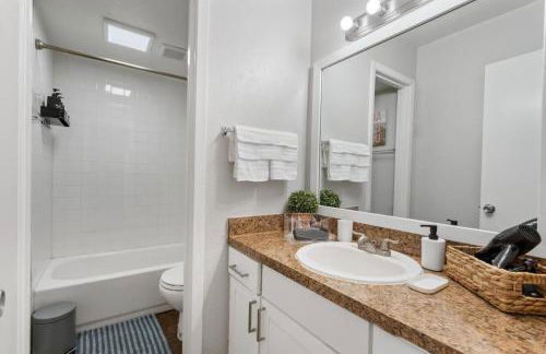 Intimate 2BD TCU Walkable - Foto 14