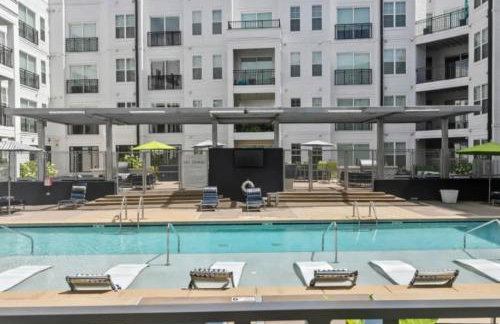 Elegant 2BR with Resort Pool and Lounge Areas 2 - Photo 36