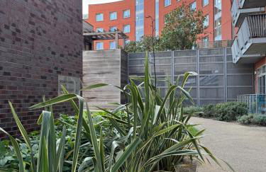 Luxury flat with FREE parking & easy tube access! - Foto 22