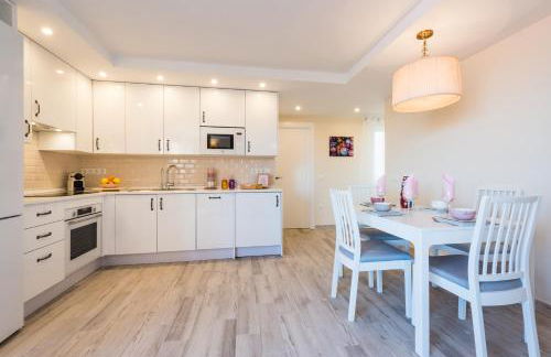 Malaga Centre Apartment with Parking - Photo 3