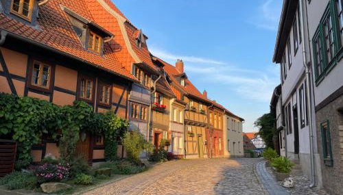 Mittelalterdomizil mit Balkon und Parkplätzen - Foto 4