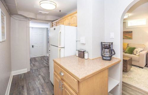 Cozy Retreat | Walk to Unc | Free Cruiser Bikes - Foto 22