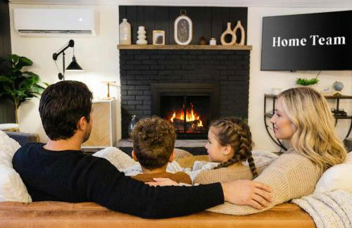 Evergreen Escape Hot Tub Firepit Resort Pool - Foto 8