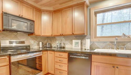 River Breeze Chalet - Meredith Lodging - Photo 4