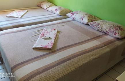 FLATS na Praia do Rio Âmbar, 40 m da praia, com 60 m2, cozinha completa, 2 quartos com ar condicionado, acomoda 8 pessoas, piscinas, área de lazer, WIFI, caseiro, ambiente familiar. - Foto 19