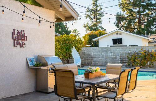 Luxury Estate with Sparkling Pool & Elegant Amenities - Foto 10