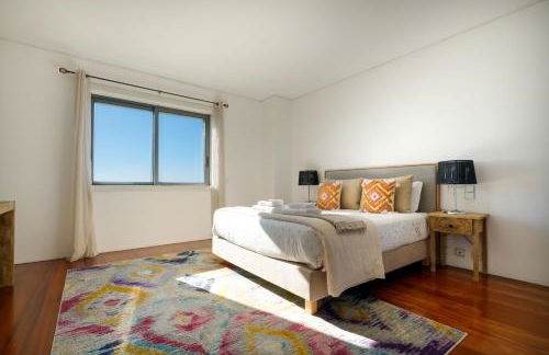 Skyview 2BR with Balcony and Garage - Foto 19