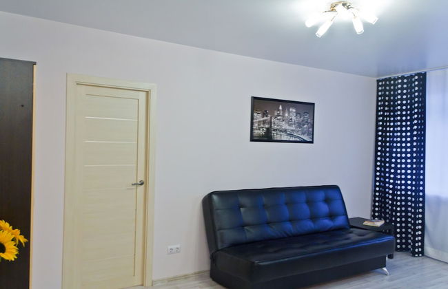 Apartment ALLiS-HALL on Malysheva 73a - Photo 4