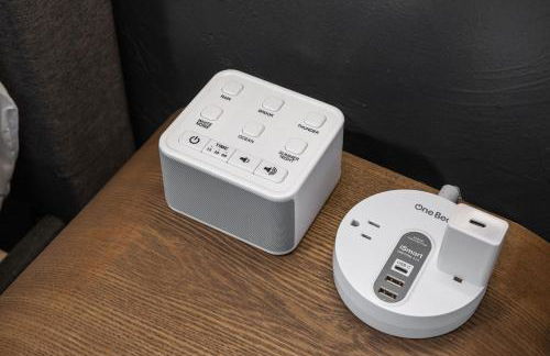 PFR Suites - Highland, 3BR 2BA Shadyside Condo, Penthouse Unit, 2 Decks, Off-Street Parking, 4th Floor Walkup - Foto 52