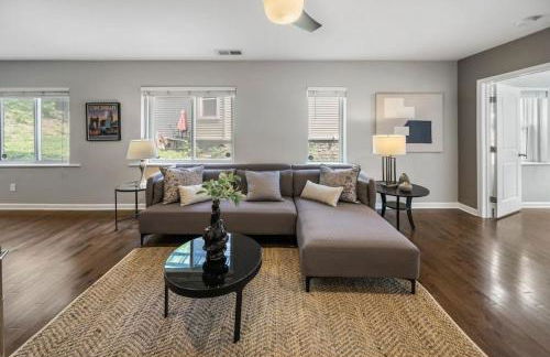 Comfortable 2BR Condo near City Center - Foto 2