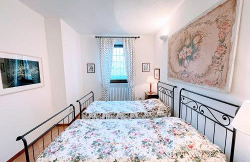 Serene Tuscan Retreat With Breathtaking Views - Photo 38