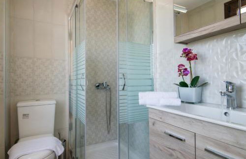 Elmyra Villa, Heated Pool & Walking to beach, By ThinkVilla - Foto 23