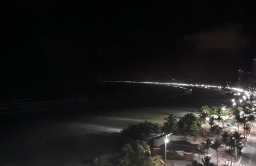 Apto Varanda Gourmet Pé na Areia, Domingo saída até as 20horas - Foto 40